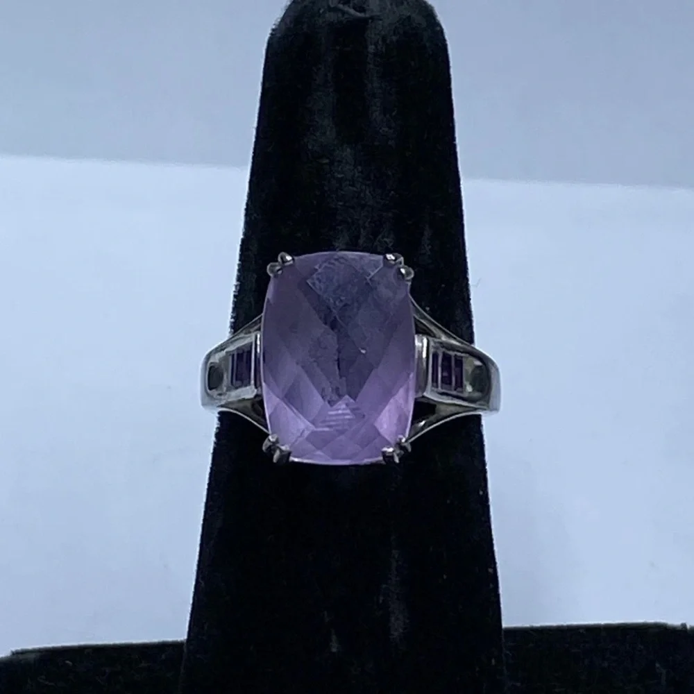 Elegant Purple Gemstone Vintage Ring